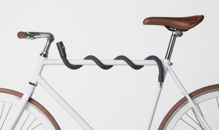 펀샵에서 판매하는 자전거 자물쇠. 뱀처럼 자유롭게 변형 가능한 점이 독특하다. 펀샵 홈페이지 캡처