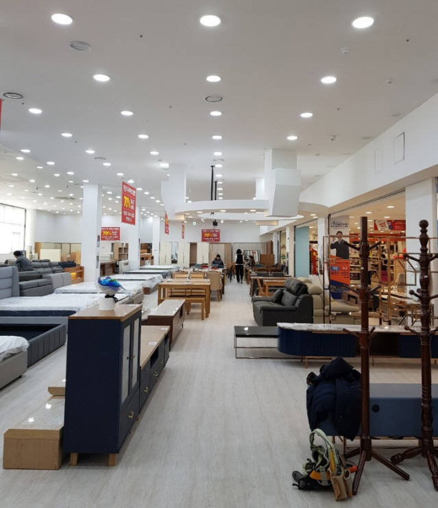 올랜드아울렛은 15개 이상의 매장을 운영하고 있는 국내 최대 리퍼브 전문 업체다. 사진은 올랜드아울렛 울산점의 모습. 사진=뉴시스 제공.