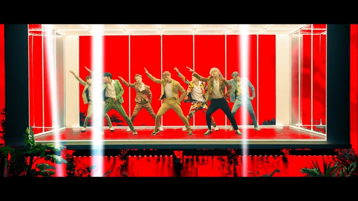 공개 일주일 만에 유튜브에서만 조회수 1억3000만뷰를 넘어선 방탄소년단(BTS) '아이돌(IDOL)' 뮤직비디오 한 장면.