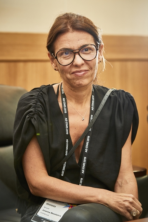 조안나 몬테이로(Joanna Monterio, Brazil) 카피라이터로 광고계에 입문했다. 2016 D&AD 의 통합&혁신 미디어(Integrated & Innovation Media) 부문 심사위원장을 맡았고, 현재는 FCB Brazil의 CCO로 있다. 올해 부산국제광고제에선 6개 부문(Interactive, Integrated, Innovation, Moblie, Data Insights, Social & Influencer) 심사위원장을 했다.